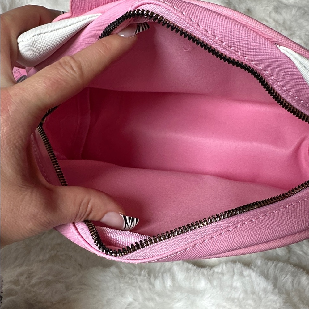 Hello Kitty Pink and White Face Pouch - Picture 5 of 7
